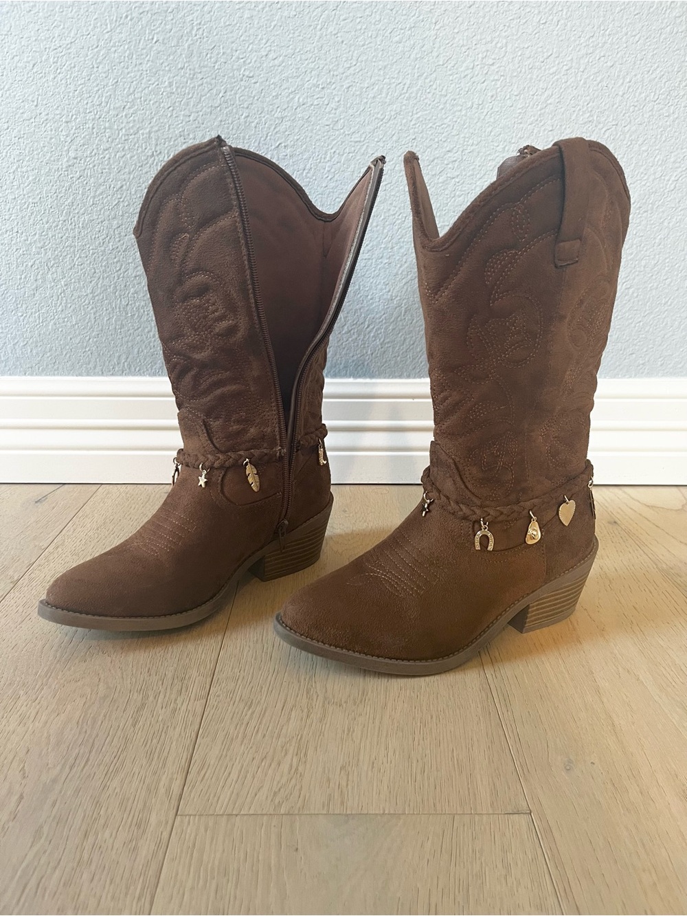 Steve Madden Kids Brown Suede Western Charm Boots - Big Kids size 5